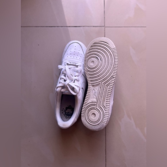 Nike Air Force 1 Low LE Triple White GS (DH2920-111) Grade School Size 4Y-7Y - Picture 13 of 15